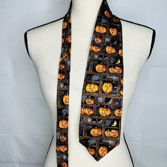 Museum Artifacts Hand Made All Silk Pumpkin Theme Halloween Necktie 58" - Picture 1 of 4